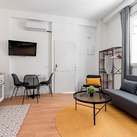 Charming Lucero Apartment Madrid Luaran gambar