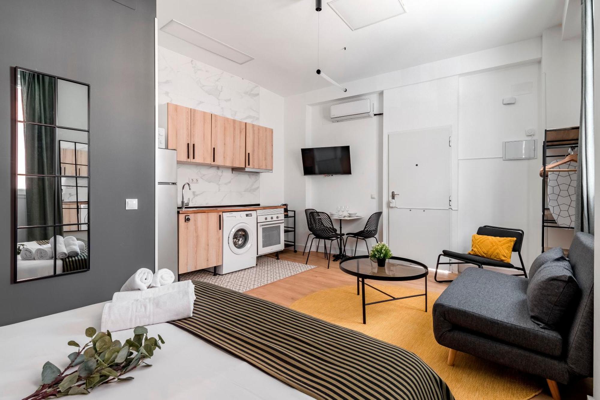 Charming Lucero Apartment Madrid Luaran gambar