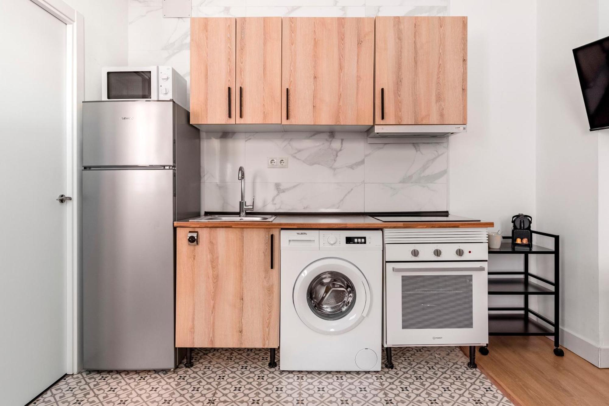 Charming Lucero Apartment Madrid Luaran gambar